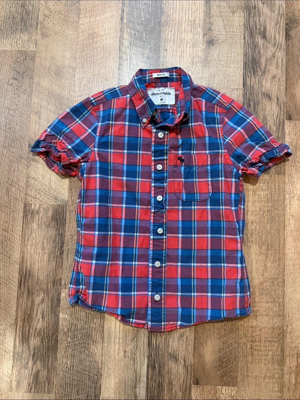 Abercrombie & Fitch Red and Blue Plaid Short-Sleeve Button-Down Shirt - Size M